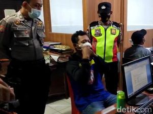 Kakek Penjual Kopi di Tuban Tewas Dicekik Pemuda Mabuk Kakek Penjual Kopi di Tuban Tewas Dicekik Pemuda Mabuk