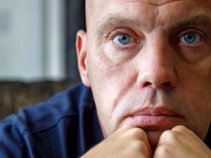 Perjalanan Hidup Eks Pecandu Heroin hingga Jadi Penjaga Istana Buckingham