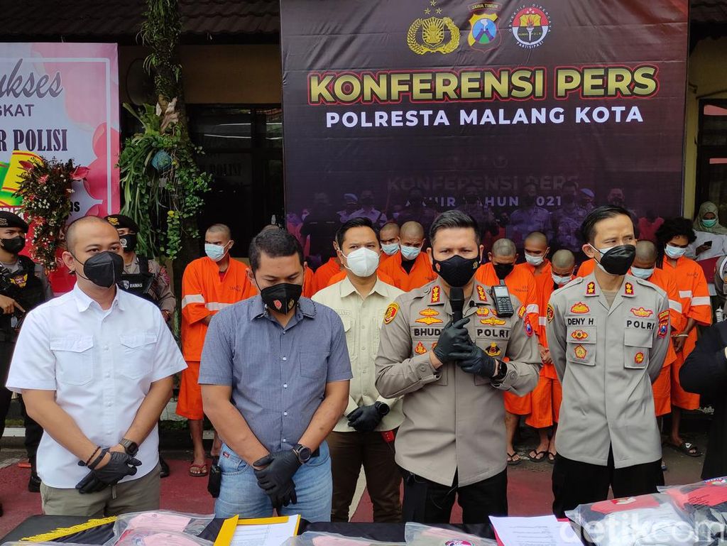 14 Pelaku Pengeroyokan Saat Malam Baru Tahun di Malang Diringkus 14 Pelaku Pengeroyokan Saat Malam Baru Tahun di Malang Diringkus