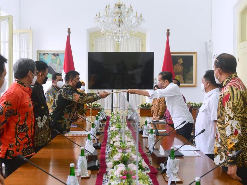Jokowi Terima Nama Calon Anggota KPU-Bawaslu, Selanjutnya Dikirim ke DPR Jokowi Terima Nama Calon Anggota KPU-Bawaslu, Selanjutnya Dikirim ke DPR