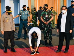 Makna Tersembunyi di Balik Jokowi Kerap Unggah Momen Pakai Sepatu