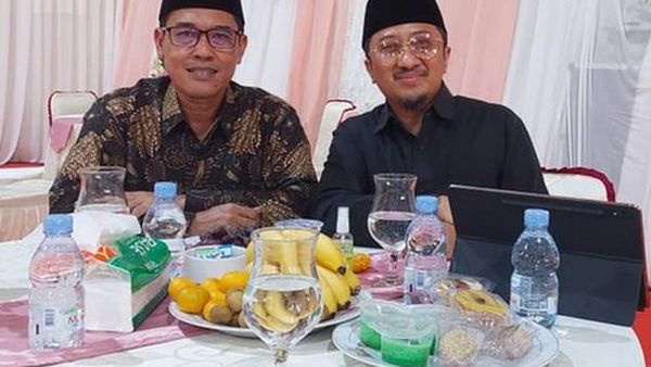 Sederhana! Ustaz Yusuf Mansur Hobi Ngopi dan Ngemil Tahu Goreng