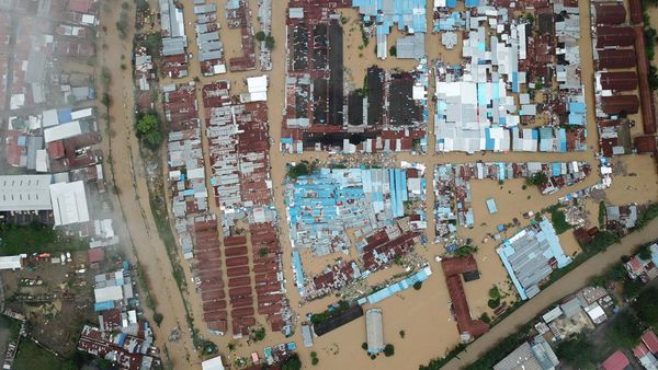 Diguyur Hujan Deras, Jayapura Dilanda Banjir