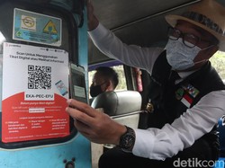 Canggih! Bayar Ongkos Angkot di Bandung Kini Tinggal Scan Barcode