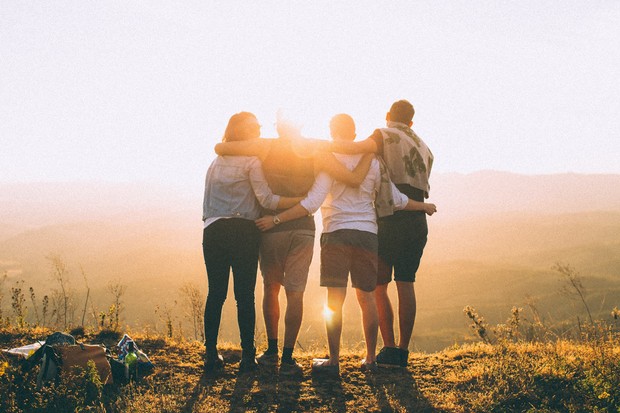 Berpetualang Bersama./Foto: unsplash.com/Helena Lopes
