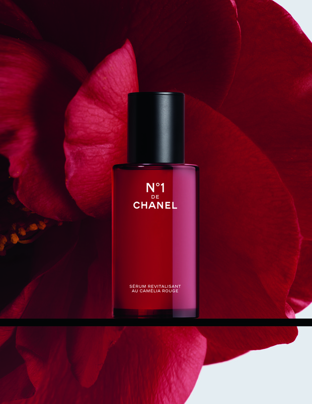 Foto: Courtesy of Chanel No.1 de Chanel Red Camellia Revitalizing Serum/