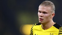 Erling Haaland adalah nama baru di posisi striker. Kariernya semakin berkilau bersama Borussia Dortmund. (Foto: Getty Images/Dean Mouhtaropoulos)
