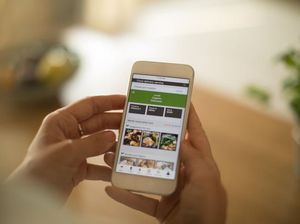 Pesan Makanan via Ojol Tanpa Melihat Wujudnya, Bagaimana Hukum Syariatnya?