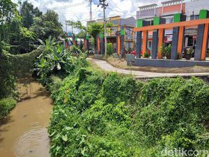 Ini TKP Tepi Kali Pitara Depok yang Bikin Emak-emak Terperosok