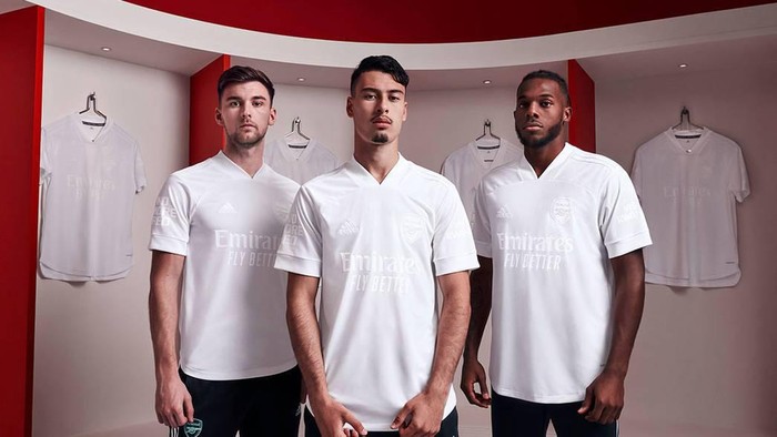Jersey Putih Arsenal di babak ketiga Piala FA 2022