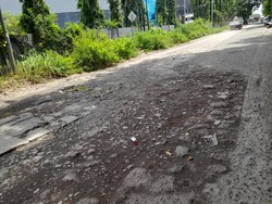 detikcom Do Your Magic: Hampir 2 Tahun Jalan di Pondok Ungu Kota Bekasi Rusak