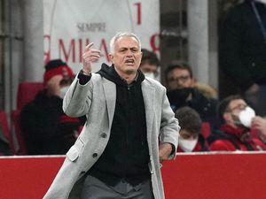 Mourinho Tidak Suka Performa Roma dan Wasit