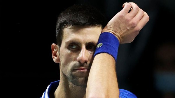 MADRID, SPAIN - DECEMBER 03: Novak Djokovic of Serbia shows his dejection during the singles match against Marin Cilic of Croatia during the Davis Cup semi final between Serbia and Croatia at Madrid Arena on December 03, 2021 in Madrid, Spain. (Photo by Clive Brunskill/Getty Images)