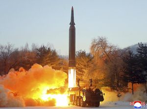 Korea Utara Uji Coba Rudal Hipersonik Lagi, Terdeteksi Korsel Korea Utara Uji Coba Rudal Hipersonik Lagi, Terdeteksi Korsel