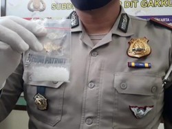 Penampakan Serbuk Kristal Diduga Sabu yang Ditemukan di GT Serpong