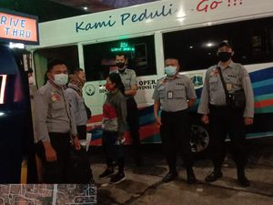 3 Hari Nginap di Masjid Jaksel, Wanita Diduga Depresi Dievakuasi Dinsos