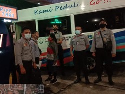 3 Hari Nginap di Masjid Jaksel, Wanita Diduga Depresi Dievakuasi Dinsos