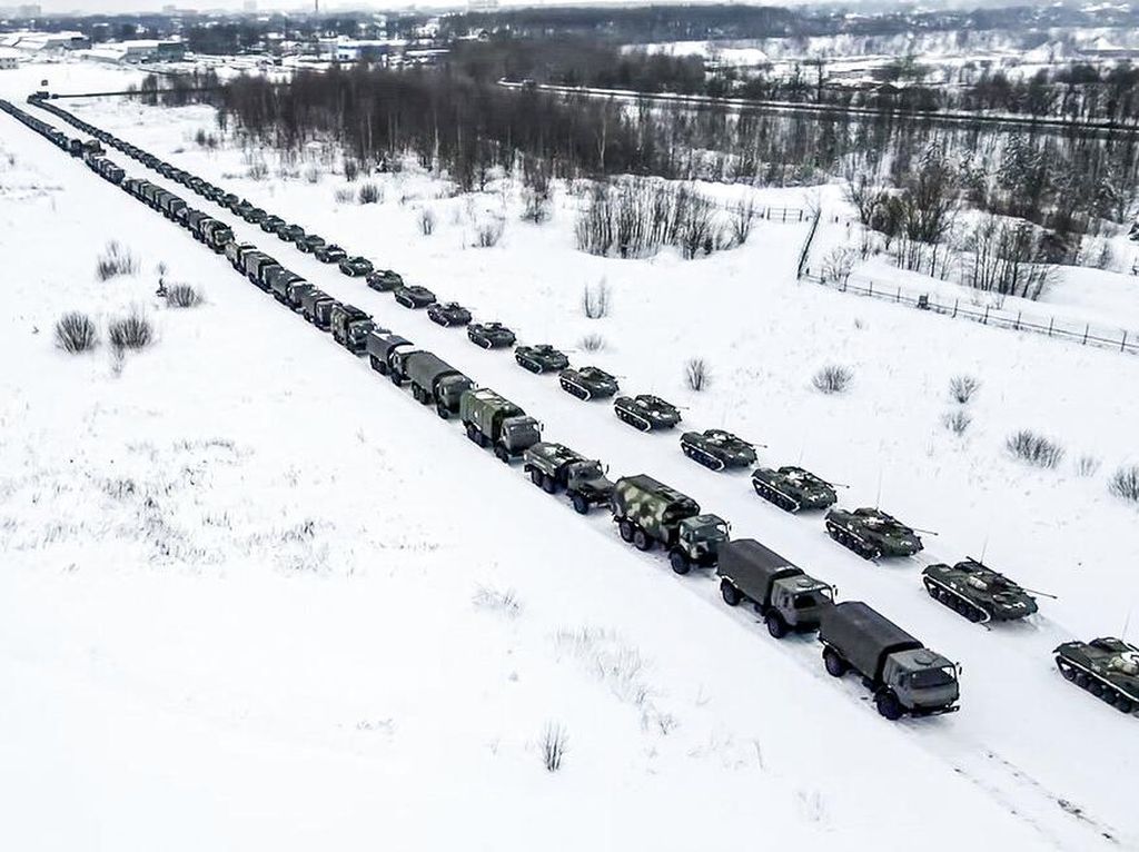 Ratusan Tank Rusia Siap Padamkan Kerusuhan di Kazakhstan