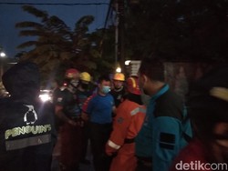 Saat Hujan Guyur Surabaya, Ada Remaja Tenggelam di Sungai