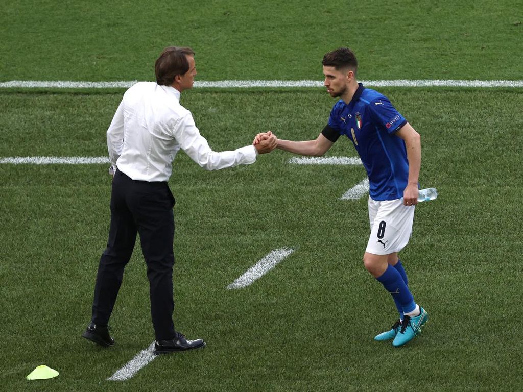 Pulangkan Jorginho, Roberto Mancini Ingin Balas Budi ke Chelsea Pulangkan Jorginho, Roberto Mancini Ingin Balas Budi ke Chelsea