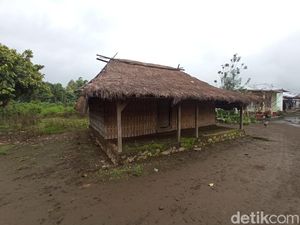Potret Rumah Sakral Pemangku Gunung Rinjani
