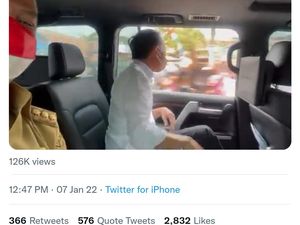 Ganjar Unggah Video Jokowi Lempar Kaus dari Mobil, Ini Tanggapan Netizen