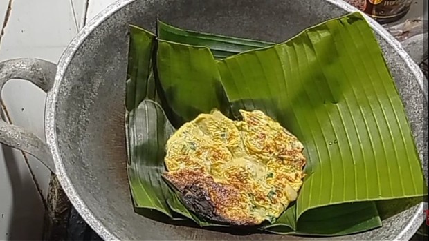 Telur dadar jadi salah menu favorit banyak orang saat akhir bulan