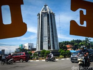 Kilas Tugu Pamulang: Dikritik Warga hingga Direvitalisasi Rp 700 Juta Kilas Tugu Pamulang: Dikritik Warga hingga Direvitalisasi Rp 700 Juta