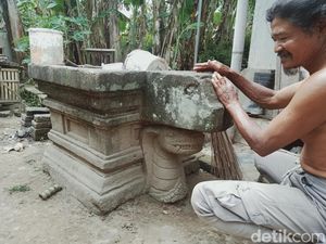 Pak Mugo di Klaten Bersikukuh Rawat Yoni Berukir Naga Sesuai Pesan Leluhur Pak Mugo di Klaten Bersikukuh Rawat Yoni Berukir Naga Sesuai Pesan Leluhur