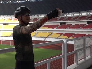 Gaya Ganjar Ngevlog Saat Cek Kondisi Stadion Jatidiri Semarang