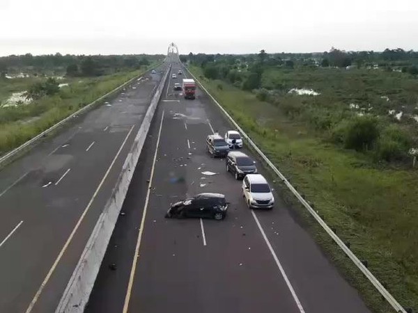 Kecelakaan maut terjadi di ruas tol Palembang-Lampung Seorang mahasiswa tewas akibat mobilnya mengalami kecelakaan usai menghindari jalan berlubang. (dok Istimewa)