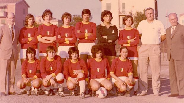 Foto masa lalu klub putri Italia yang menjadi tim anyar Shalika Aurelia, Roma Calcio Femminile (Roma CF).