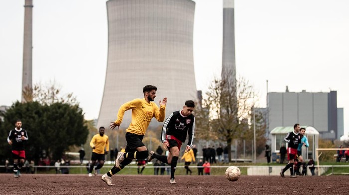 DINSLAKEN, GERMANY - NOVEMBER 17: A player of Moellen runs with the ball during the Kreisliga A match between Yesilyurt Moellen and RW Selimiyespor Lohberg on November 17, 2019 in Dinslaken, Germany. (Photo by Lars Baron/Getty Images)