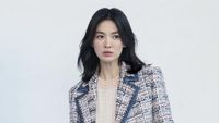 Pesona Song Hye Kyo Setelah Potong Rambut, Bikin Pangling Makin Awet Muda
