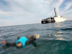 TNI AL Temukan Mayat Mengapung di Perbatasan RI-Malaysia, Diduga TKI Illegal