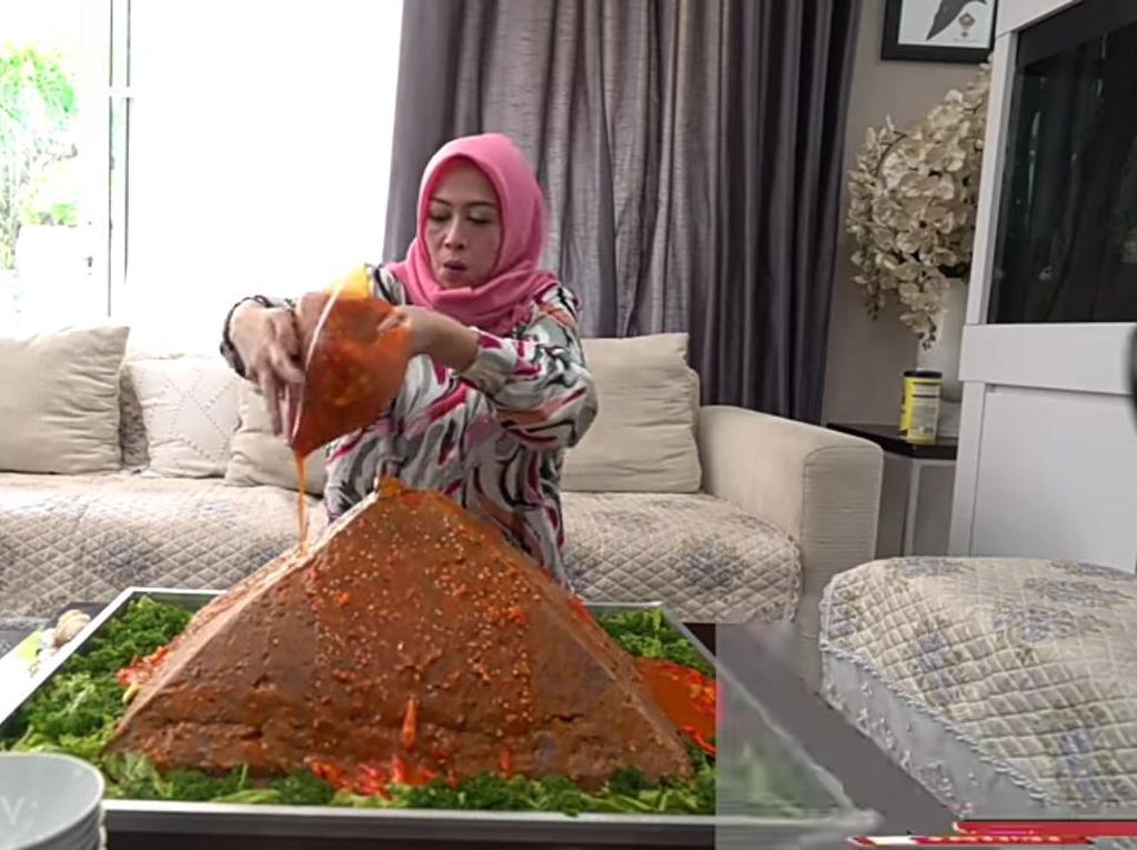 5 Bakso Ekstrem Ini Pernah Dicicipi Shanty Denny Si Ratu Bakso 5 Bakso Ekstrem Ini Pernah Dicicipi Shanty Denny Si Ratu Bakso