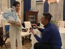 She Said Yes! Billy Martono Lamar Kekasih Pakai Cincin Berlian
