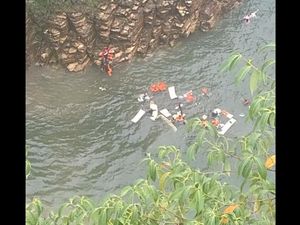 Kapal Wisata di Brasil Tertimpa Batu Tebing, 6 Orang Tewas