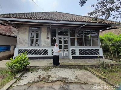 Deretan Rumah Jadul di Desa Cibubuan Sumedang yang Ditawar Miliaran Rupiah