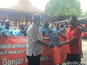 Massa Juru Parkir Solo Datangi FX Rudy, Beri Dukungan Ganjar Maju Capres