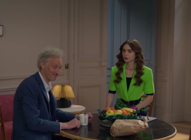 Gaya Lily Collins di Emily in Paris