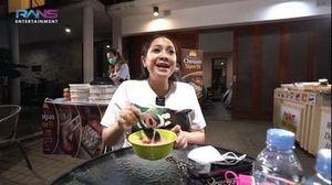 Hobi Jajan, Ini Keseruan Nagita Slavina saat Kulineran Jajarans