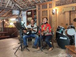Alasan Pasutri Pengamen Viral Selalu Nyanyi Keroncong: Musiknya Sudah Langka
