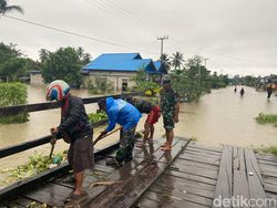 Ratusan Rumah Dikepung Banjir, Warga Jayapura Diungsikan