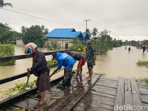 Ratusan Rumah Dikepung Banjir, Warga Jayapura Diungsikan
