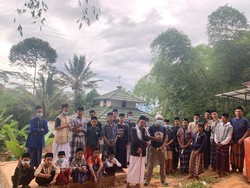 Dukung Erick Thohir Nyapres, Relawan Gerilya ke Pesantren di Bandung