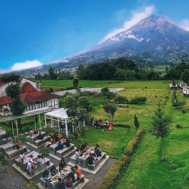 Rest Area dengan Pemandangan Kece/Foto: Instagram/just_rohmat