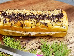 Kisah Nurul Bangun Usaha Roti Bakar demi Rawat Ortu yang Sedang Sakit