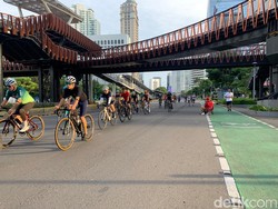Warga Ramai Berolahraga di Sudirman-Thamrin Pagi Ini