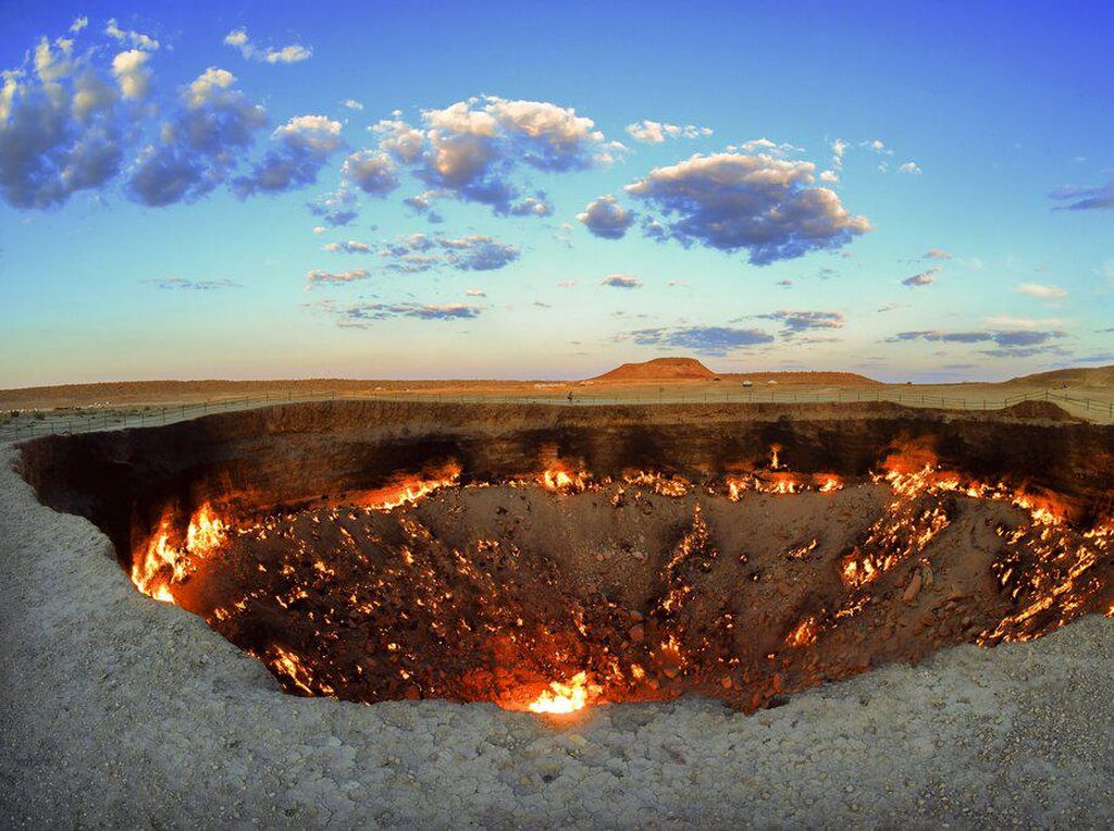 Api Gerbang Neraka Turkmenistan Mau Dipadamkan, Begini Penampakannya